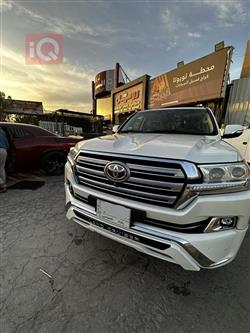 تۆیۆتا لاند کروزەر